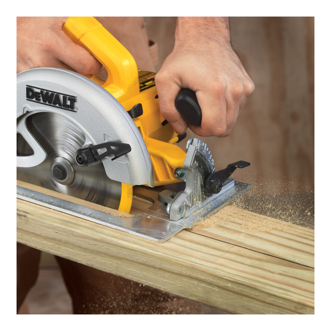 DEWALT 66 mm Handkreissäge im Koffer DWE575K-QS – Bild 2